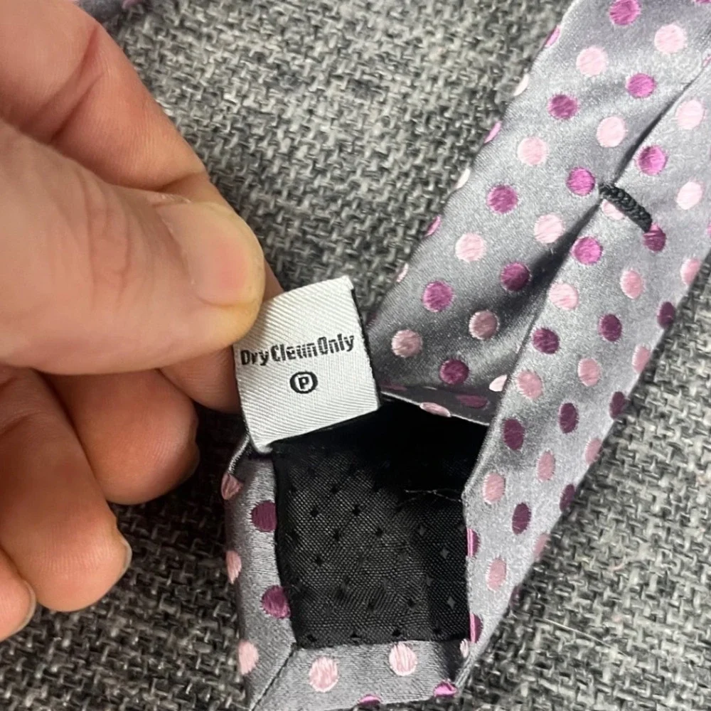 Geoffrey Beene Mens Grey Pink Purple Polka Dot 100% Silk Necktie Standard Width